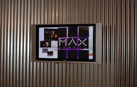plasma-display-installation
